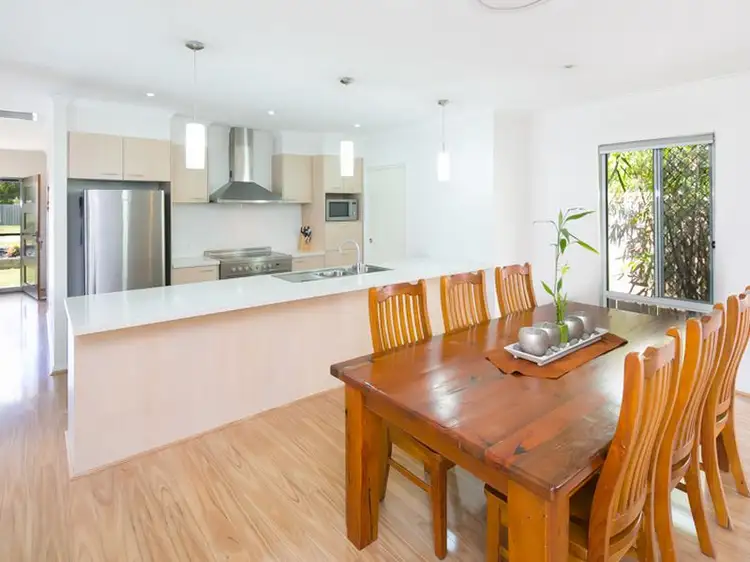 Second view of Homely house listing, 7 Francene Place, Birkdale QLD 4159
