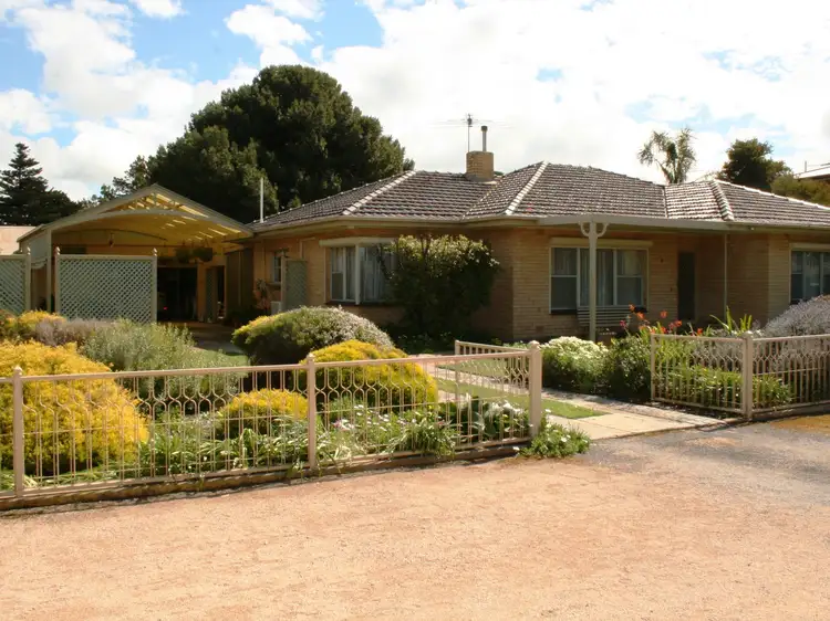 1 Bridge Road, Ardrossan SA 5571