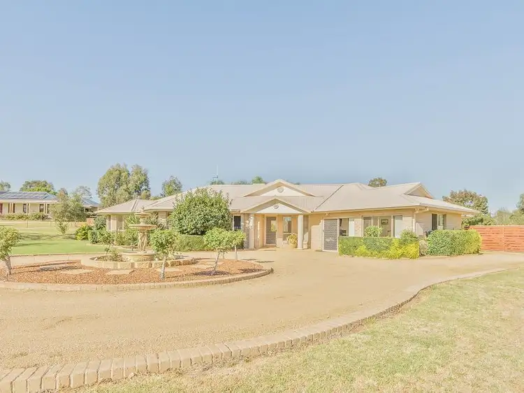 42 Gower Hardy Circuit, Cowra NSW 2794