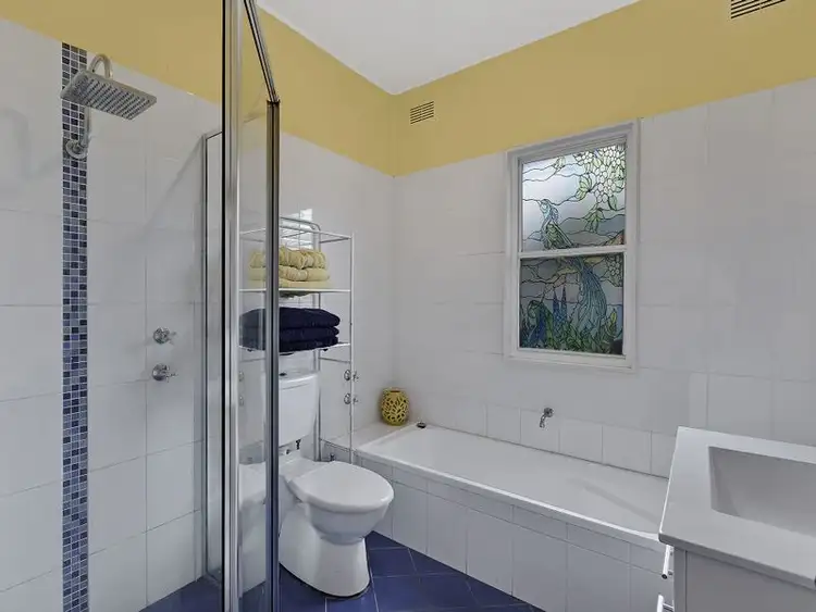 Sixth view of Homely house listing, 11 Kerry Crescent, Berkeley Vale NSW 2261