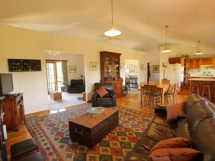 Second view of Homely house listing, 20 Coller Court, Alexandra VIC 3714
