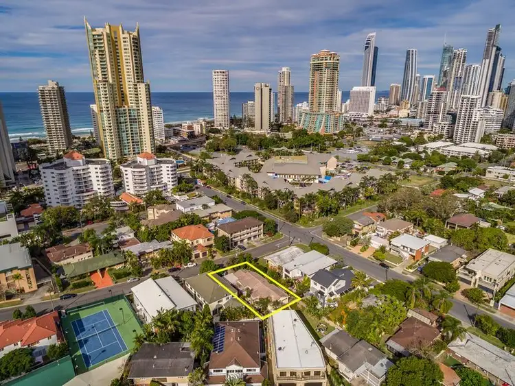 24 Oak Avenue, Surfers Paradise QLD 4217
