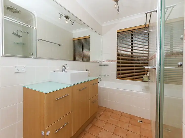Sixth view of Homely house listing, 2 Tall Tree View, Swan View WA 6056