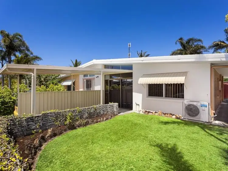 2/20 Twenty Sixth Avenue, Palm Beach QLD 4221