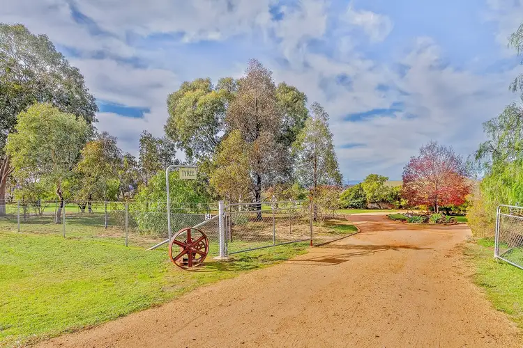 54 Tallarook Road, Cowra NSW 2794