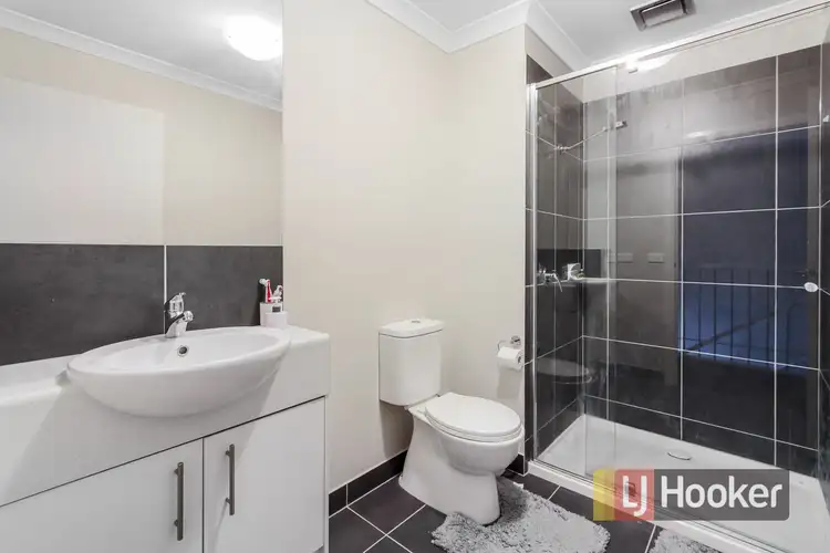 Fifth view of Homely townhouse listing, 102/4 Pacific Promenade, Pakenham VIC 3810