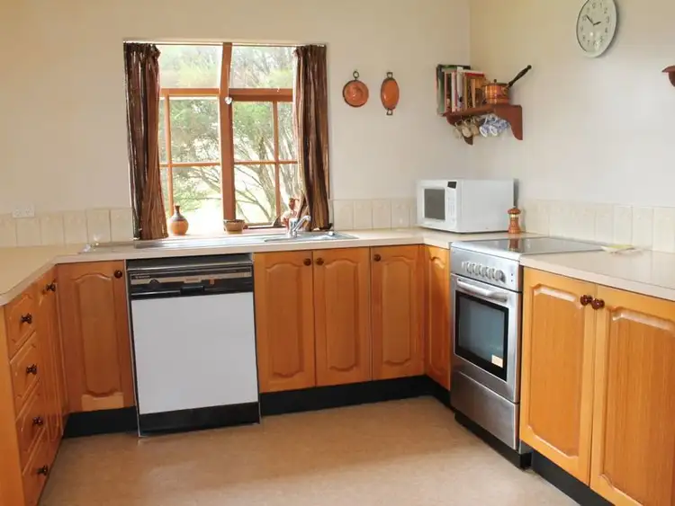 Fifth view of Homely house listing, 160 Hoyt Street, Lindenow VIC 3865