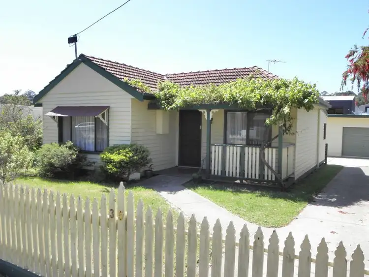 35 Coates Road, Lakes Entrance VIC 3909