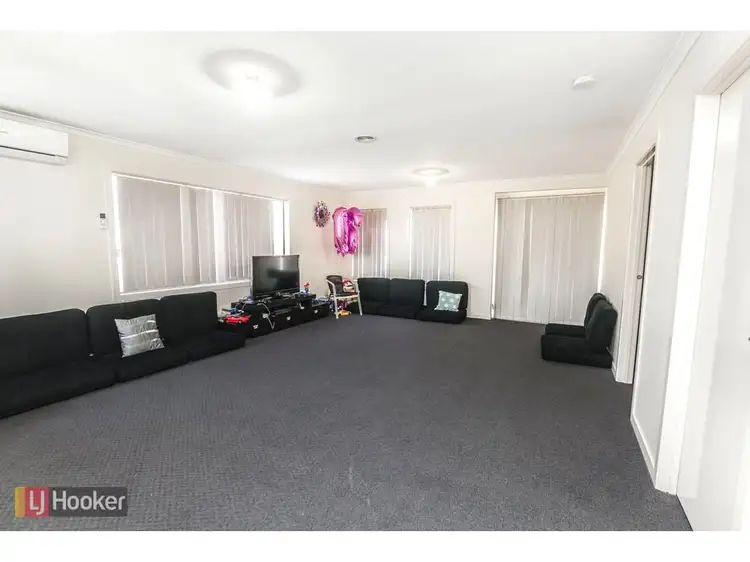 Seventh view of Homely house listing, 4 Pinehurst Rise, Craigieburn VIC 3064