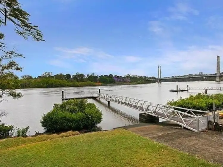 29 Brisbane Corso, Fairfield QLD 4103