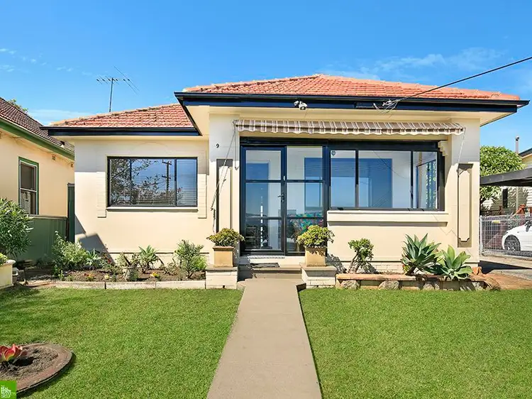 Second view of Homely house listing, 9 St Cloud Crescent, Lake Heights NSW 2502