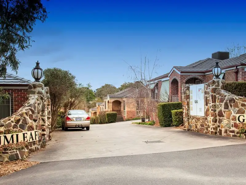 Main view of Homely house listing, 2/15 Cambridge Road, Mooroolbark VIC 3138