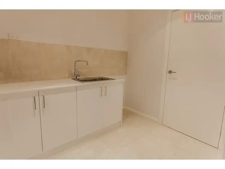 Sixth view of Homely townhouse listing, 7 Dashing Rd, Craigieburn VIC 3064