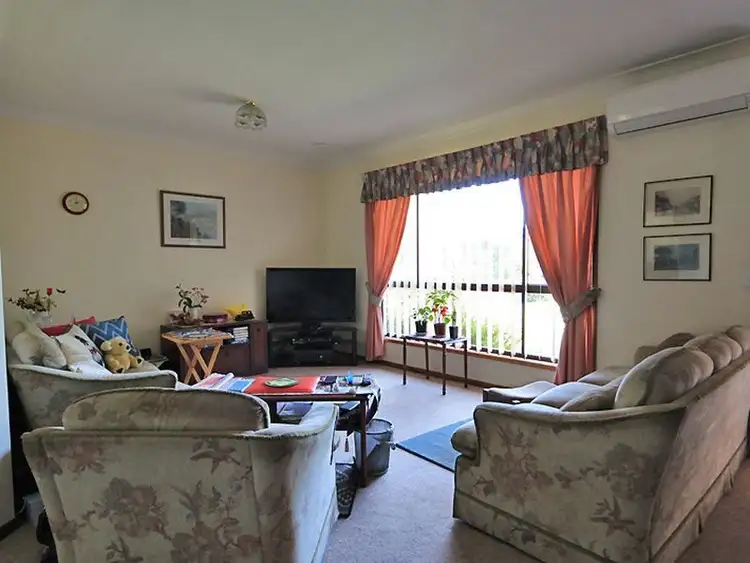 Second view of Homely house listing, 4 Poplar Place, Kallangur QLD 4503