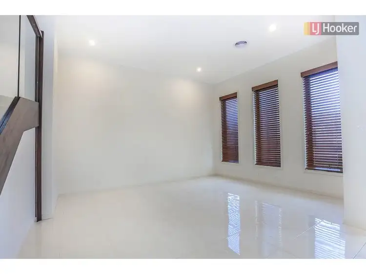 Fourth view of Homely house listing, 10 Scoria Circuit, Craigieburn VIC 3064