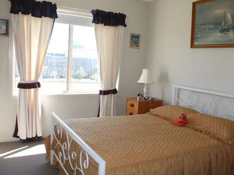 Seventh view of Homely house listing, 11 Mistana Court, Bairnsdale VIC 3875