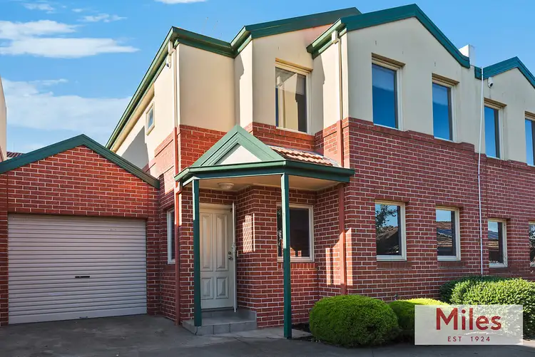 Main view of Homely townhouse listing, 2/8 Oriel Road, Ivanhoe VIC 3079