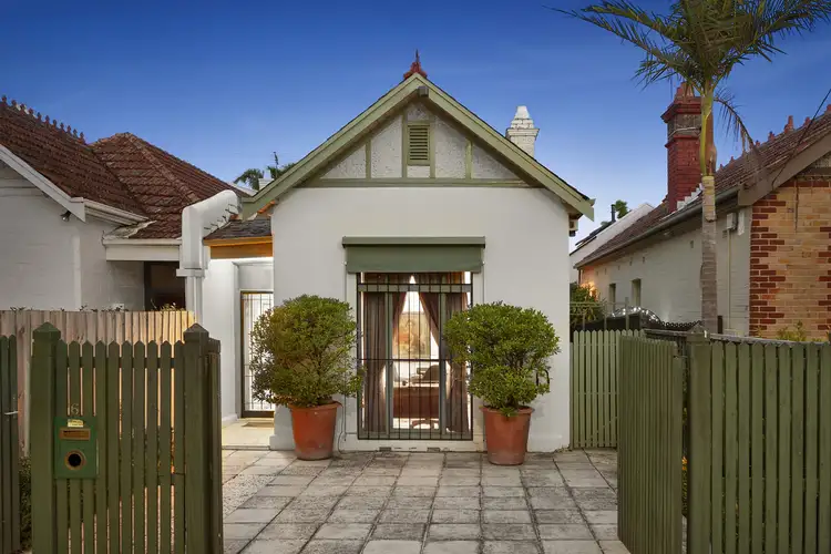 6 Balmerino Avenue, Toorak VIC 3142