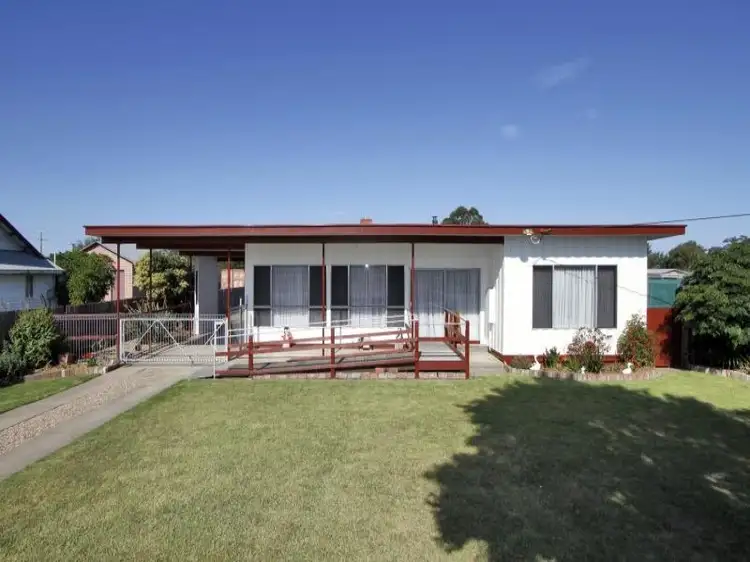 20 Main Road, Seaspray VIC 3851