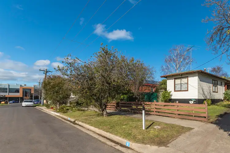 9 Lyell Street, Gisborne VIC 3437