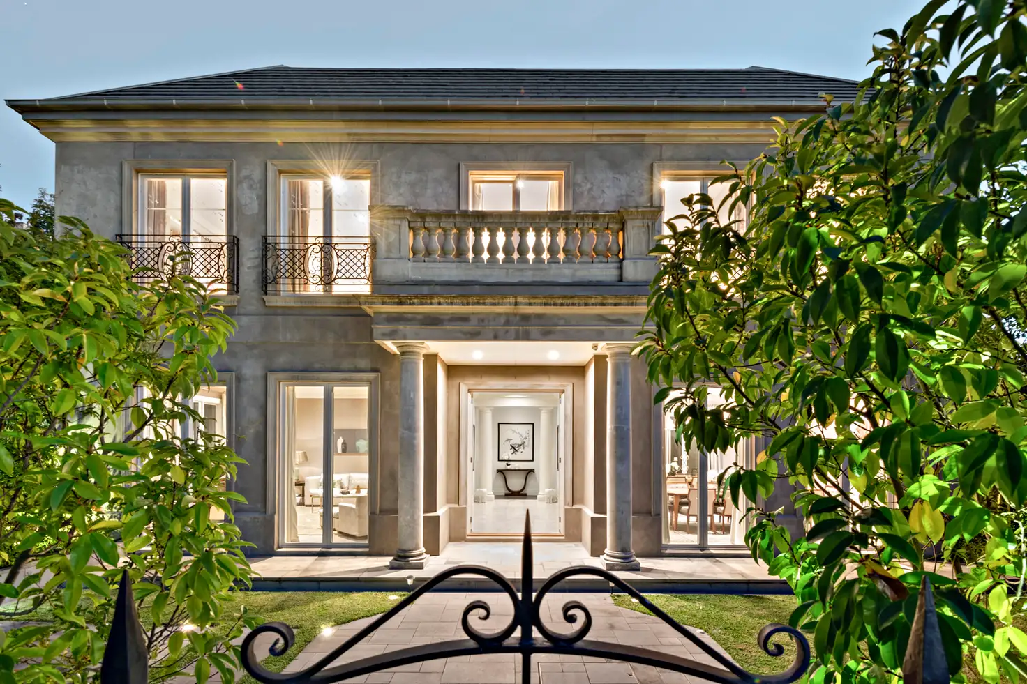 Main view of Homely house listing, 4 Hollingsworth Avenue, Hawthorn VIC 3122