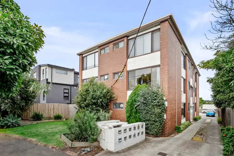 3/242 Pascoe Vale Road, Essendon VIC 3040
