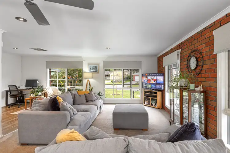 Second view of Homely house listing, 2 Anderson Court, Canadian VIC 3350