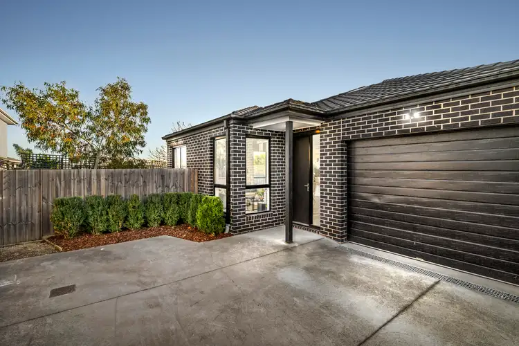 2/14 Wallace Avenue, Dandenong VIC 3175