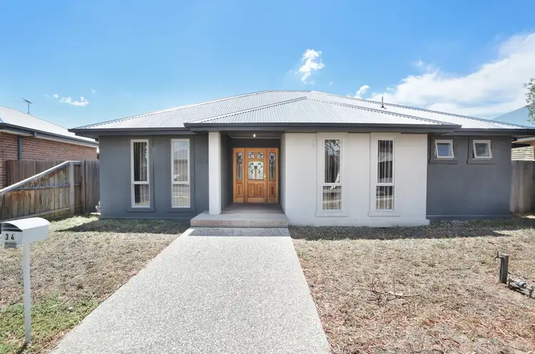 34 Warrawong Cct, Doreen VIC 3754