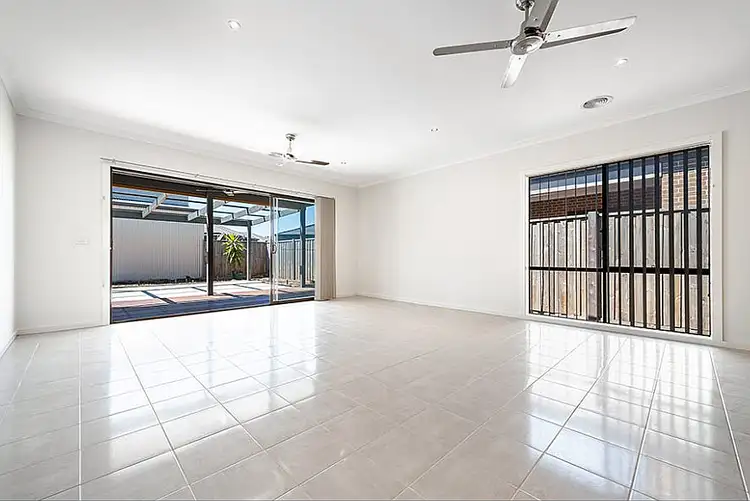 Fifth view of Homely house listing, 32 Palladium Circle, Beveridge VIC 3753