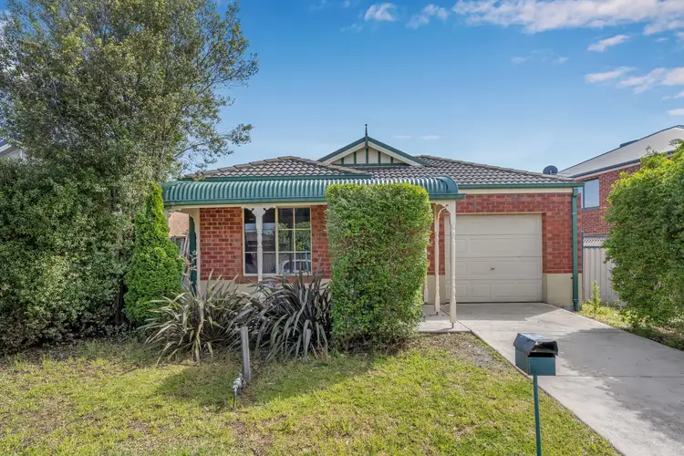 5 French Crescent, Caroline Springs VIC 3023