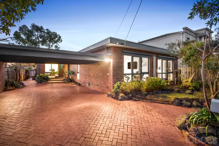 18 Elmhurst Road, Caulfield North VIC 3161