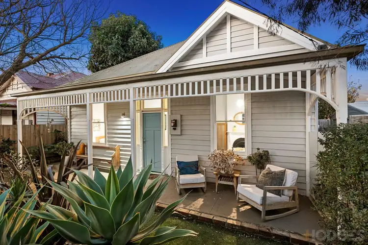 2 Petrel Street