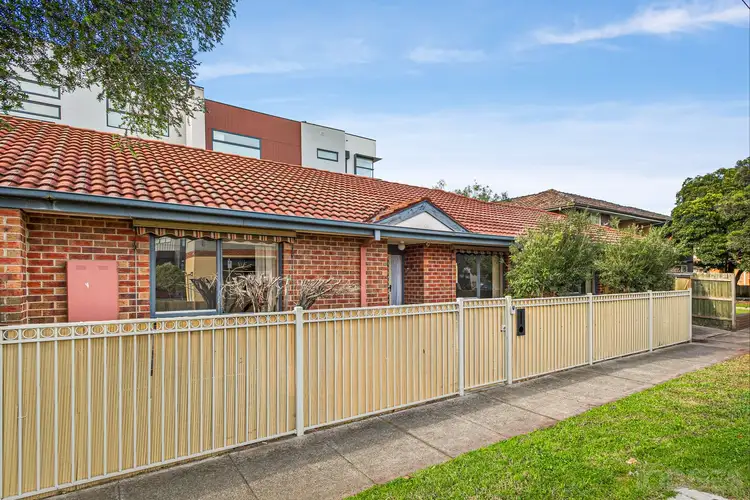 1 Truganini Road, Carnegie VIC 3163