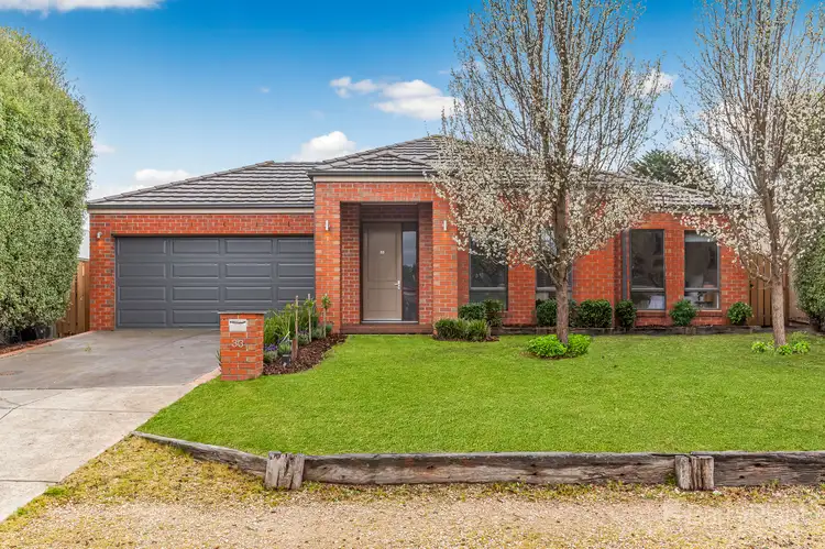 33 Natures Run, Kilmore VIC 3764