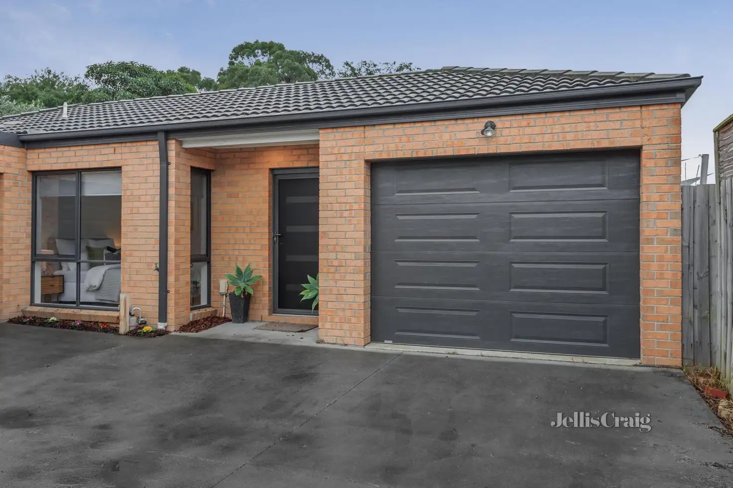 Main view of Homely unit listing, 2/13 Rae Street, Bentleigh East VIC 3165