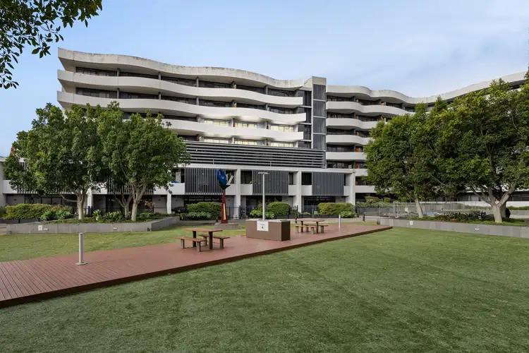 736/38 Mt Alexander Road, Travancore VIC 3032