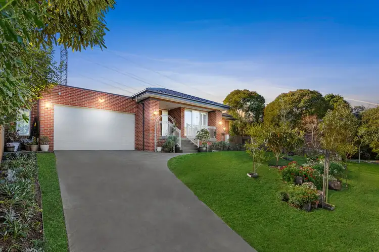 Second view of Homely house listing, 4 Griffiths Court, Mount Waverley VIC 3149