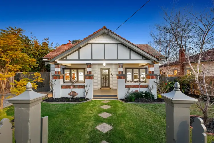 10 Eleebana Avenue, Hughesdale VIC 3166