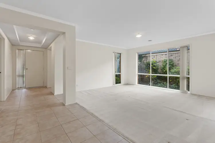 8 Francis St