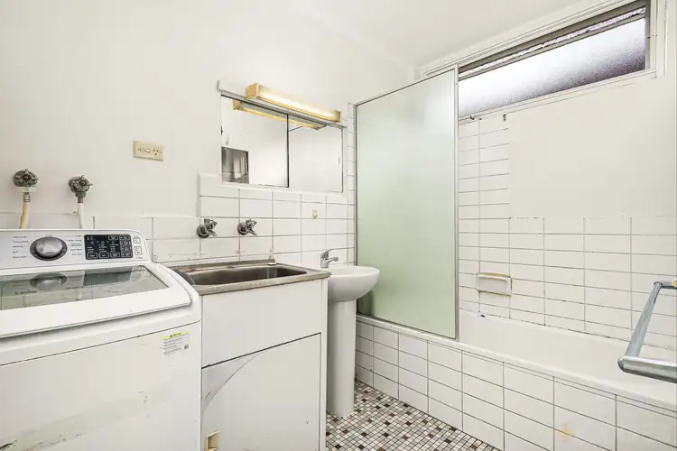Sixth view of Homely apartment listing, 2/36 Burns Street, Elwood VIC 3184