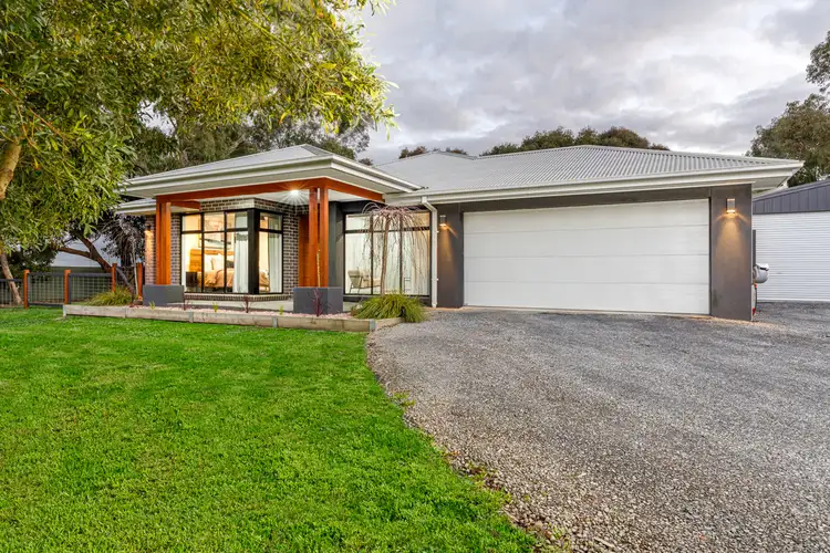 61 Racecourse Road, Haddon VIC 3351