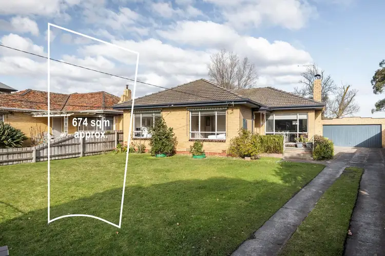 18 Sherlowe Court, Bentleigh East VIC 3165
