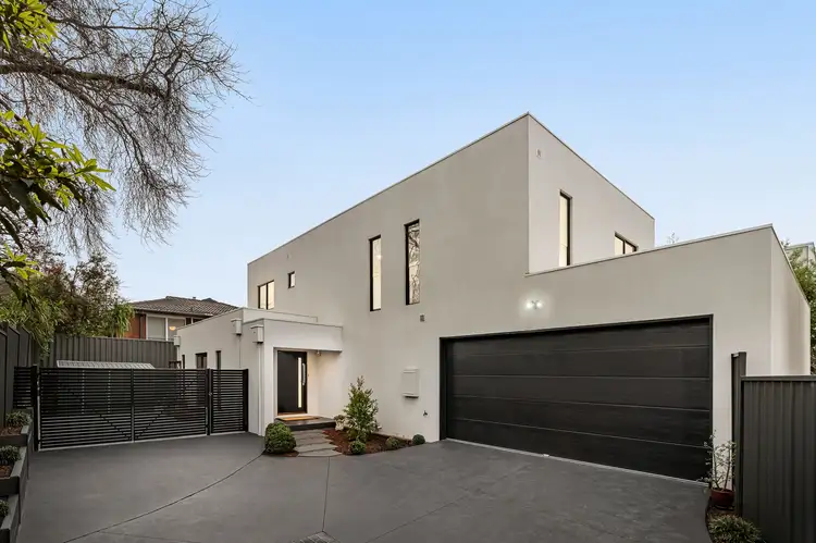 2A Gilmour Street, Burwood VIC 3125