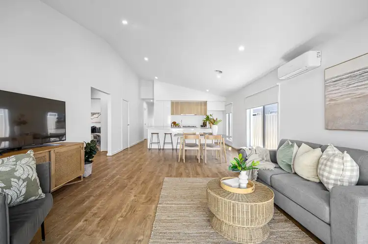 19 Santa Rosa Circuit, Rosebud VIC 3939