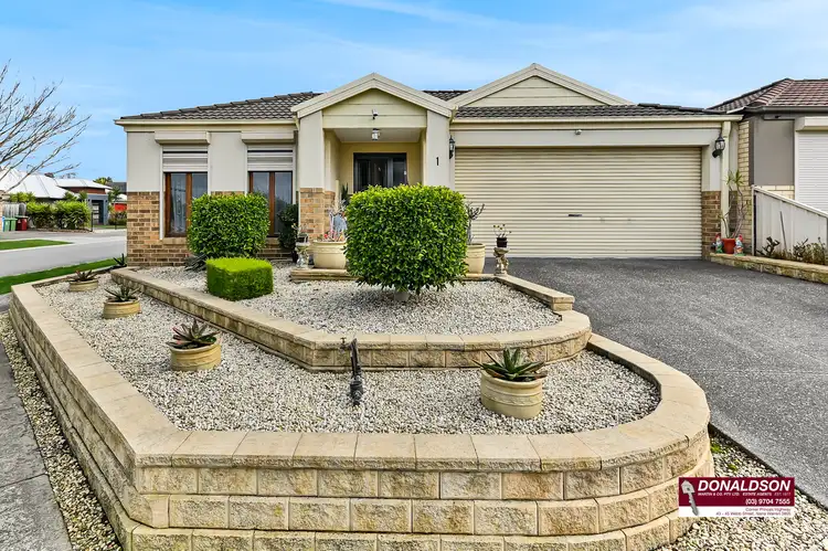 1 Sunbird Avenue, Cranbourne VIC 3977