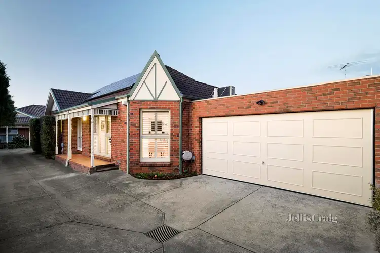 2/16 Woornack Road, Carnegie VIC 3163