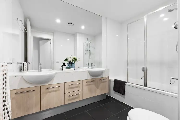 Fifth view of Homely apartment listing, 2/100 Mount Street, Kew VIC 3101