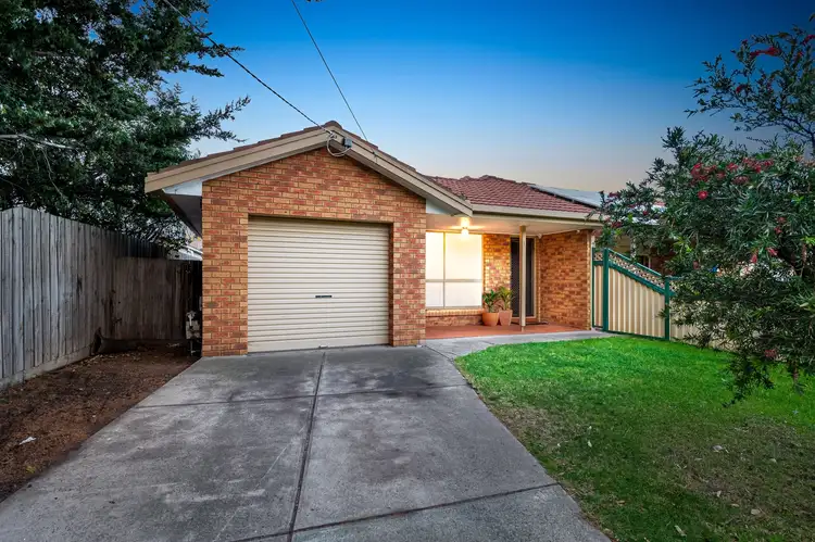 Main view of Homely house listing, 1/2 Mersey Court, Werribee VIC 3030