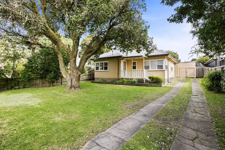 38 First Avenue, Rosebud VIC 3939